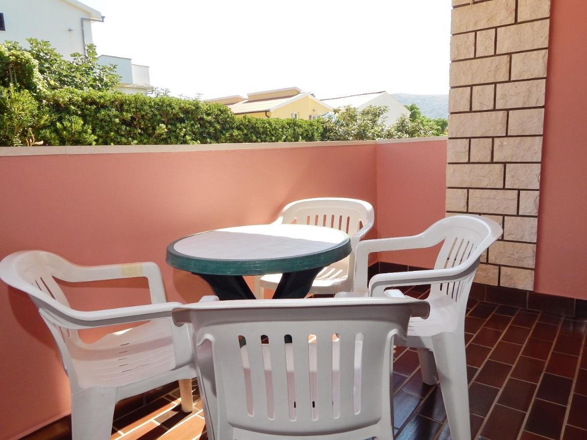 פג Apartments Luce - Family Friendly & Parking מראה חיצוני תמונה