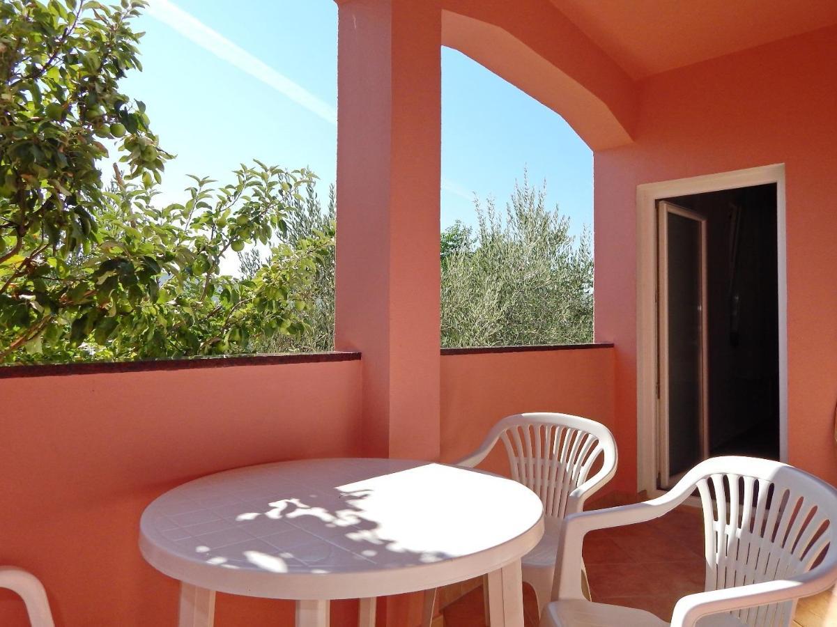פג Apartments Luce - Family Friendly & Parking מראה חיצוני תמונה